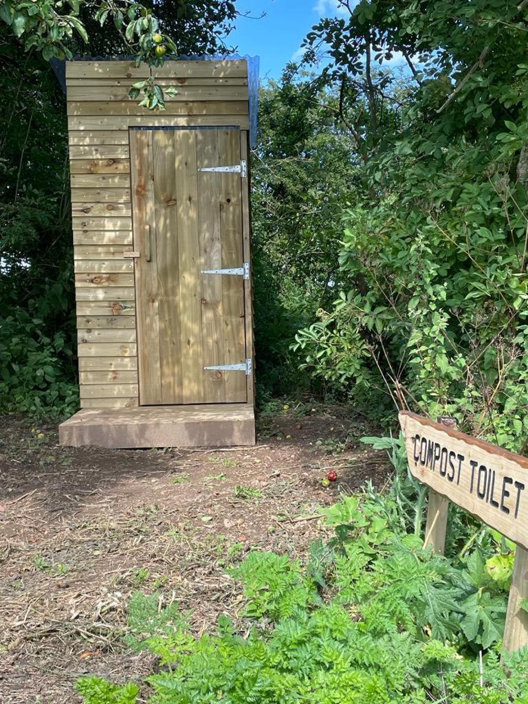 Roe Deer Meadow At Carr House Farm Hotel Scarborough Bagian luar foto